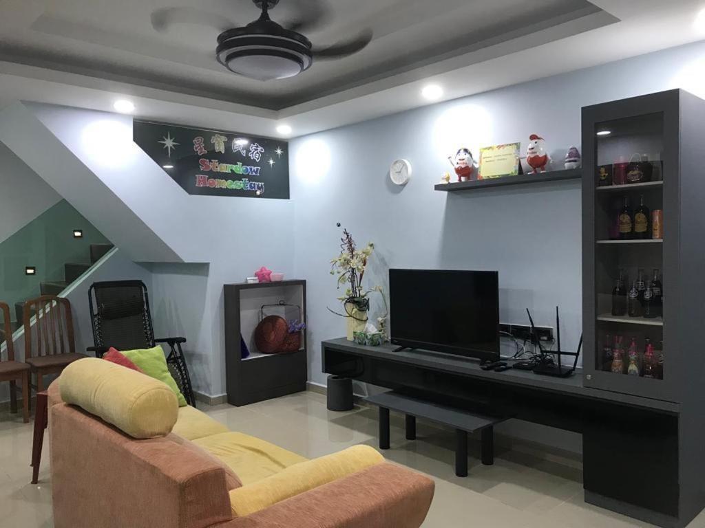 Homestay Stardow~星窗名宿~ Johor Bahru Eksteriør billede