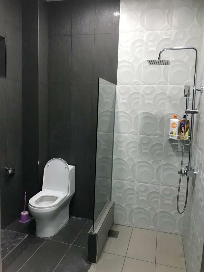 Homestay Stardow~星窗名宿~ Johor Bahru Eksteriør billede