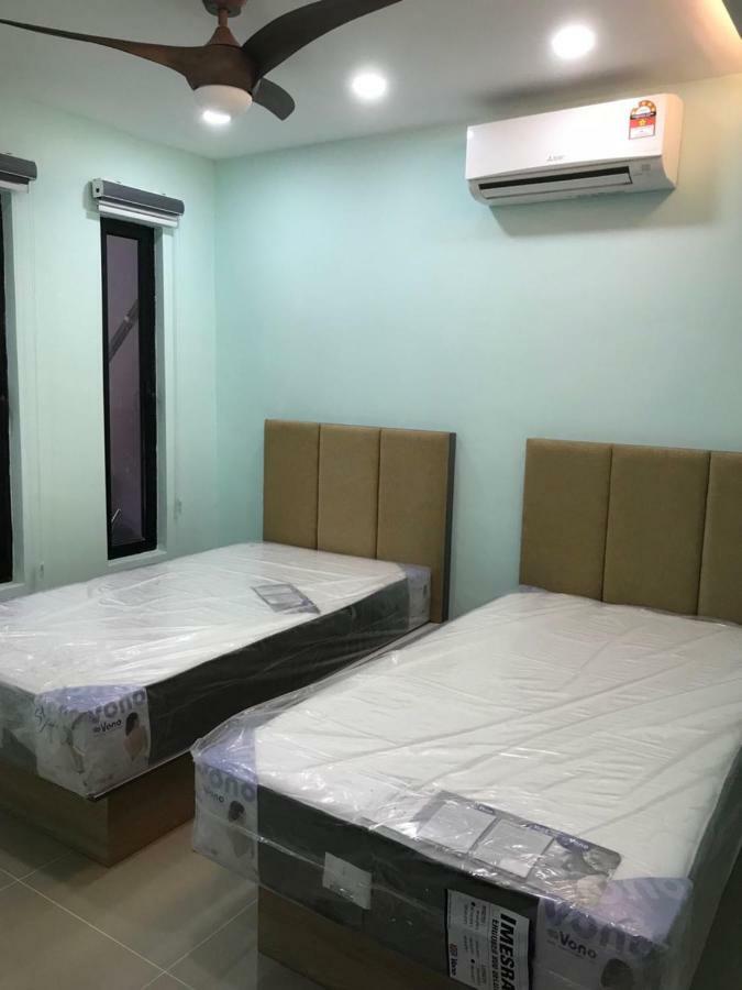 Homestay Stardow~星窗名宿~ Johor Bahru Eksteriør billede