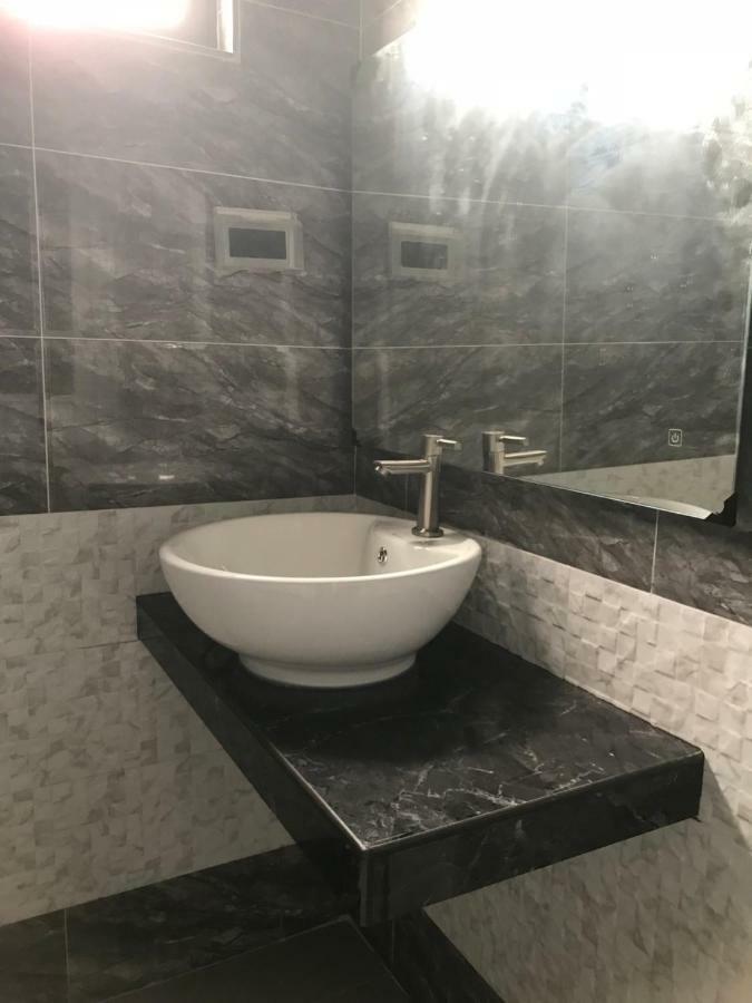 Homestay Stardow~星窗名宿~ Johor Bahru Eksteriør billede